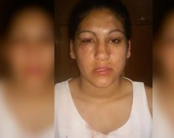 La golpearon con su bebé en brazos en Bernal por ser linda