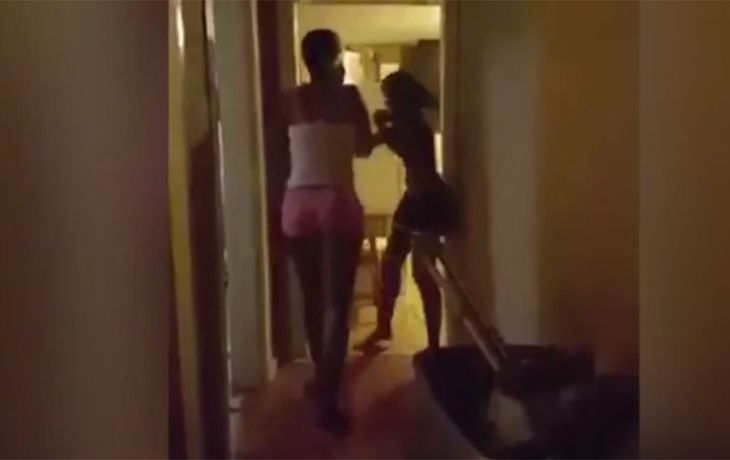 VIDEO: Golpeó a su hija y transmitió la brutal agresión por Facebook
