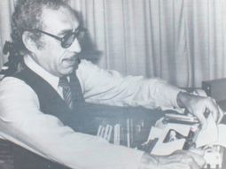 Un día como hoy, pero en 1984 es asesinado el periodista Manuel Buendía Téllez García. Un día como hoy, pero en 1984 es asesinado el periodista Manuel Buendía Téllez García.