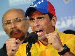 ministra de maduro amenaza a capriles con meterlo preso ministra de maduro amenaza a capriles con meterlo preso