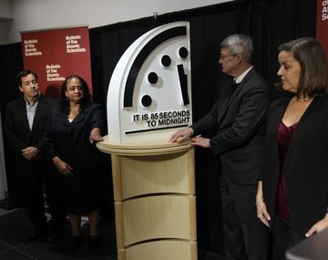 El Reloj del Juicio Final marcó un récord alarmante: se acerca la medianoche en el mundo