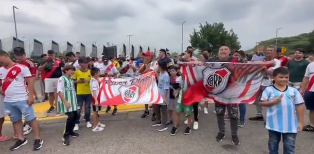 Locura por River en Colombia a la espera del debut en Copa Libertadores