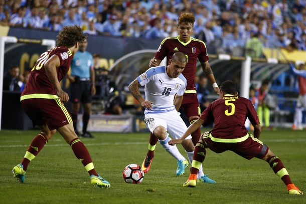 Copa América Centenario: Venezuela le ganó y eliminó a Uruguay