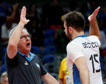 Alegría olímpica: Julio Velasco seguirá siendo el DT de voley para Tokio 2020