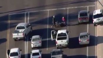 escapaba de la policia, quiso robar una moto y se llevo una sorpresa escapaba de la policia, quiso robar una moto y se llevo una sorpresa