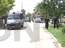 Incidentes entre la policía y los vecinos en Lomas de Zamora Incidentes entre la policía y los vecinos en Lomas de Zamora