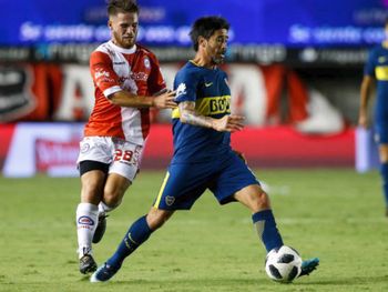 Pablo Pérez volvió a jugar y fue amonestado