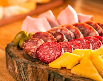 Secuestraron un rem&iacute;s y 70 piezas de fiambres durante la cuarentena