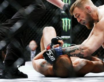 VIDEO: Superman punch