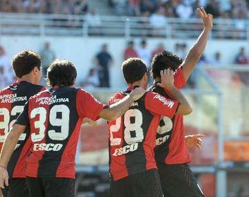 Newells venció a Argentinos y quedó segundo en la tabla
