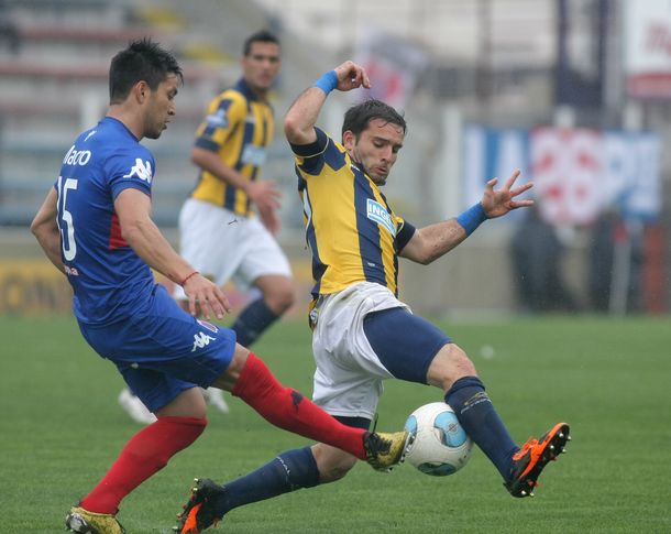 Tigre reaccionó y le ganó a Central bajo la lluvia