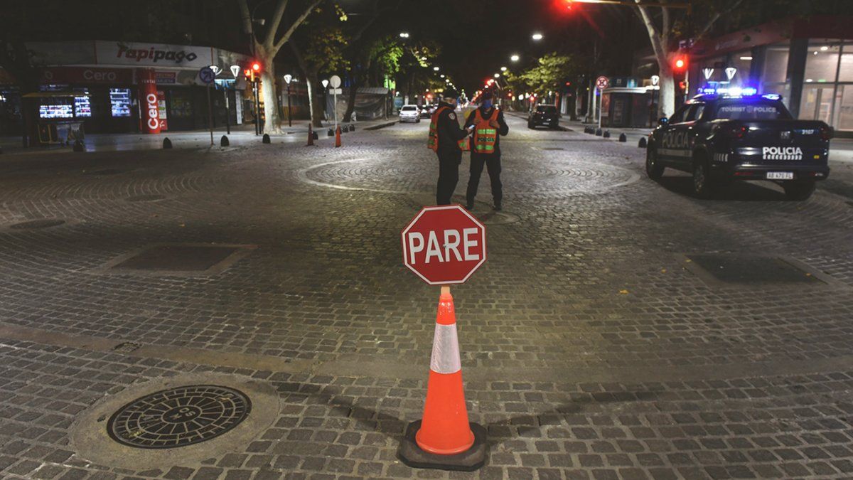 Mendoza: decidieron restringir la circulación nocturna y aplicarán fuertes multas a los infractores