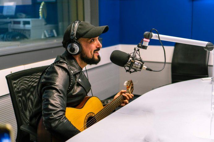 Abel Pintos en Radio 10: El tema es la canción y lo que quisiste decir, después el estilo lo pone cada uno