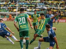 tras 27 anos, aldosivi y alvarado igualaron en el clasico de mar del plata