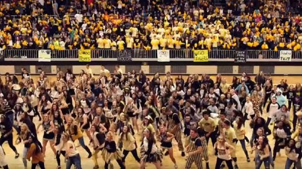 VIDEO: Más de 3 mil alumnos hicieron una genial coreografía