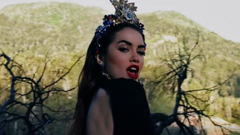 Lali Espósito lanzó el video del tema Ego Lali Espósito lanzó el video del tema Ego