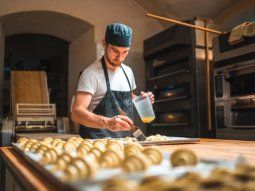 en la era milei, cerraron 1.800 panaderias y se destruyeron 15 mil empleos en el sector en la era milei, cerraron 1.800 panaderias y se destruyeron 15 mil empleos en el sector