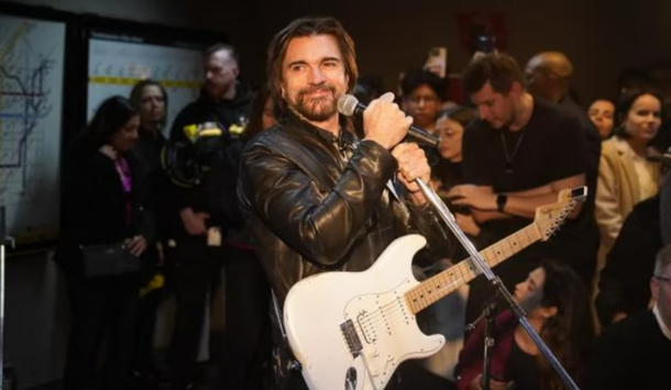 Juanes deslumbró con una sorpresiva presentación en el subte de Buenos Aires: Siempre es mágico estar aquí