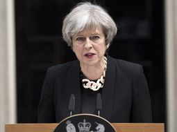 Theresa May habló de reforzar leyes antiterroristas