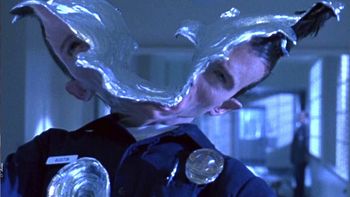 de pelicula: el robot de terminator que se regenera solo podria volverse real de pelicula: el robot de terminator que se regenera solo podria volverse real