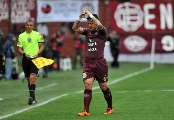 Lanús aprovechó una fatalidad y superó a Estudiantes