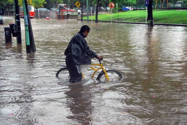 Bajan a 1.300 evacuados por inundaciones en la Provincia