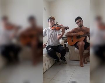 VIDEO: La versión de Ji ji ji en guitarra y violín que se viralizó