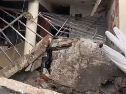 durisimas imagenes: explosion y derrumbe en un balneario de mar del plata durisimas imagenes: explosion y derrumbe en un balneario de mar del plata