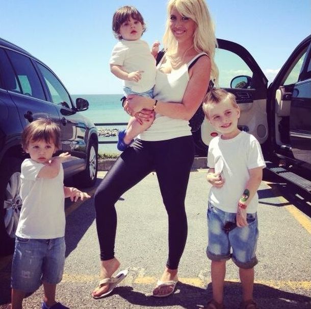 Otro escándalo de Wanda: los hijos descontrolaron el avión