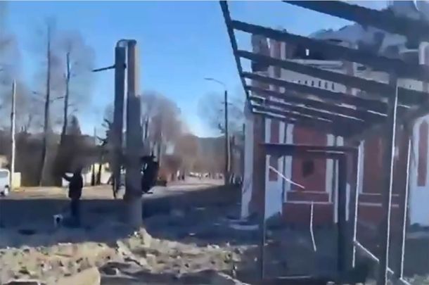 VIDEO: Rusia bombardeó un estadio de fútbol de Ucrania