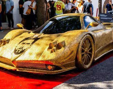 Una obra de arte: construyó un Pagani Zonda con monedas y la cara de Messi