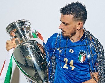 El futbolista italiano que anunció su retiro a los 34 años por una grave lesión