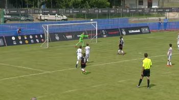 Uno de los increíbles tantos de Echeverri Uno de los increíbles tantos de Echeverri