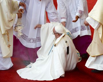 VIDEO: La caída del Papa en Polonia