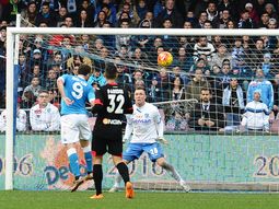 ¿hasta cuando? otro gol de higuain, que sigue brillando en el napoli ¿hasta cuando? otro gol de higuain, que sigue brillando en el napoli