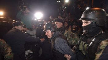 asi trasladaban a jose lopez desde la comisaria de general rodriguez asi trasladaban a jose lopez desde la comisaria de general rodriguez