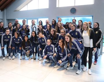 Las chicas fueron visitadas por Mauricio Macri antes de viajar