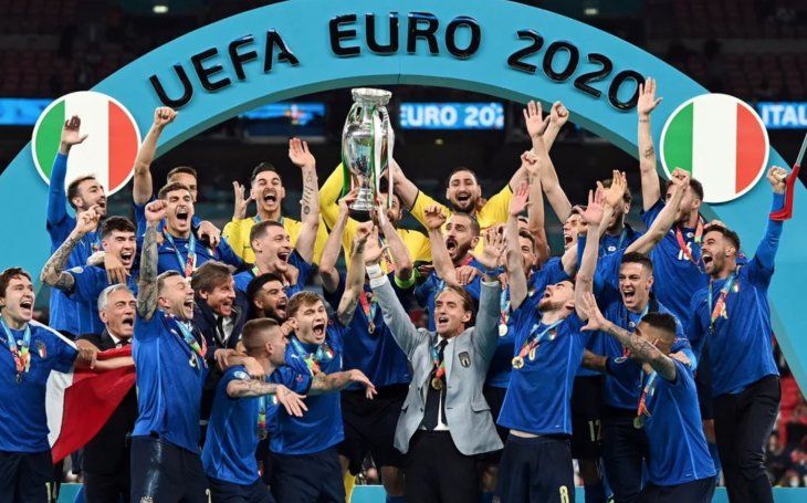 Con el recuerdo de Maradona, los famosos festejaron el triunfo de Italia sobre Inglaterra