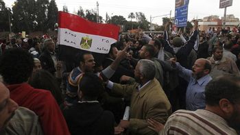 hay dos muertos por los enfrentamientos en el cairo hay dos muertos por los enfrentamientos en el cairo