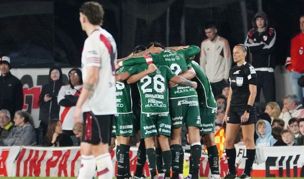 Sarmiento dio el gran golpe y venció 1-0 a River en el Monumental