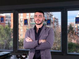 Sebastián Marset, narcotraficante uruguayo, actualmente prófugo de la justicia. Sebastián Marset, narcotraficante uruguayo, actualmente prófugo de la justicia.