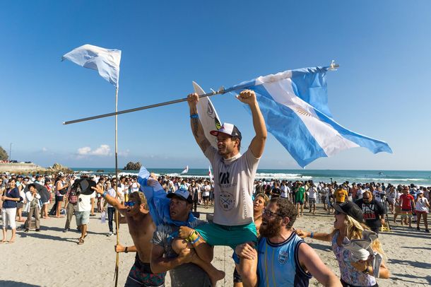 En septiembre fue campeón del Mundial ISA en Japón y consiguió el pasaje a los Panamericanos de Lima