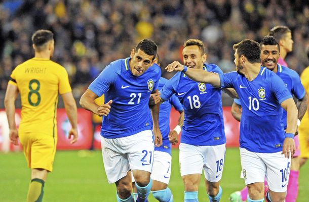 Diego Souza celebra su tempranero tanto