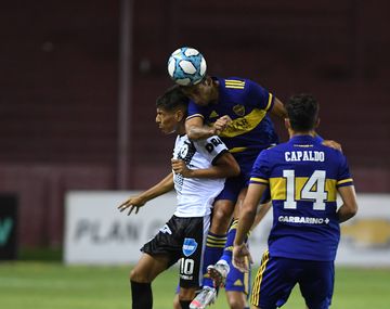Boca transpiró más de lo esperado para vencer a un duro Claypole y avanzó a dieciseisavos