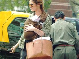 despues del asedio de los fans, paula chaves sufre por los paparazzi despues del asedio de los fans, paula chaves sufre por los paparazzi