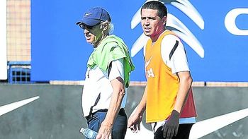 riquelme volvio a entrenar y podra jugar ante arsenal riquelme volvio a entrenar y podra jugar ante arsenal