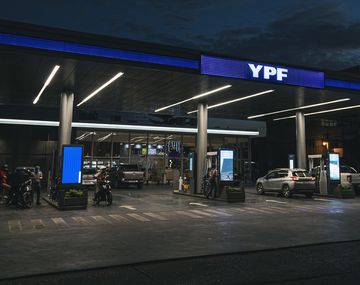 Estación de servicio YPF.