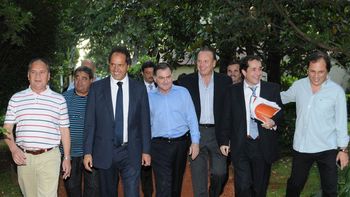 scioli recibio a intendentes por el conflicto con la basura scioli recibio a intendentes por el conflicto con la basura
