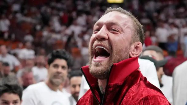 El nuevo escándalo de Conor McGregor: le mandó fotos íntimas a una famosa cantante