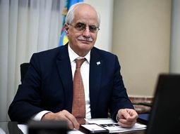 Taiana condenó el nuevo caso de bautismo militar y avisó que habrá sanciones